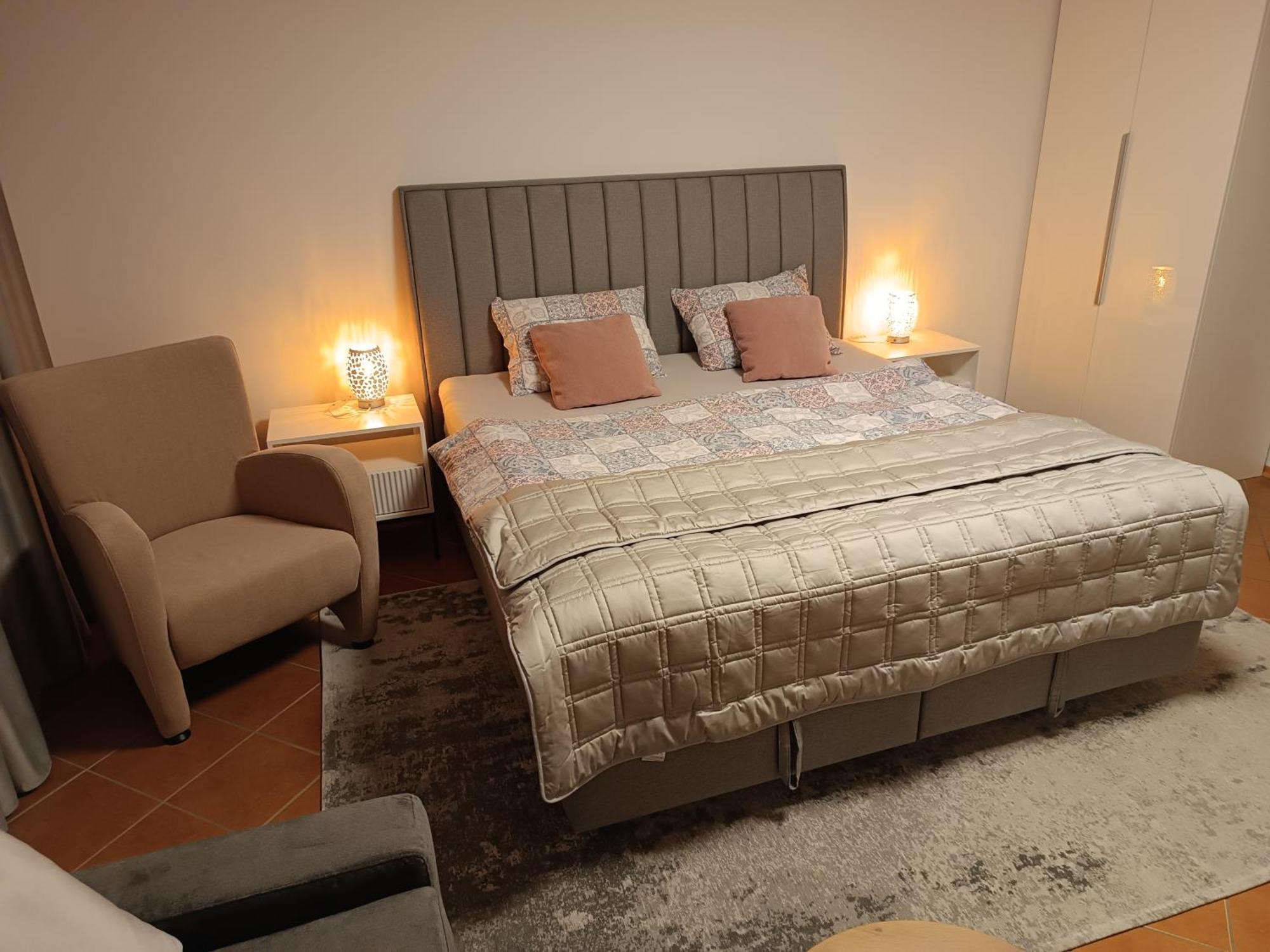 3 Bathrooms Apartman Mimi Lipótszentmiklós Kültér fotó
