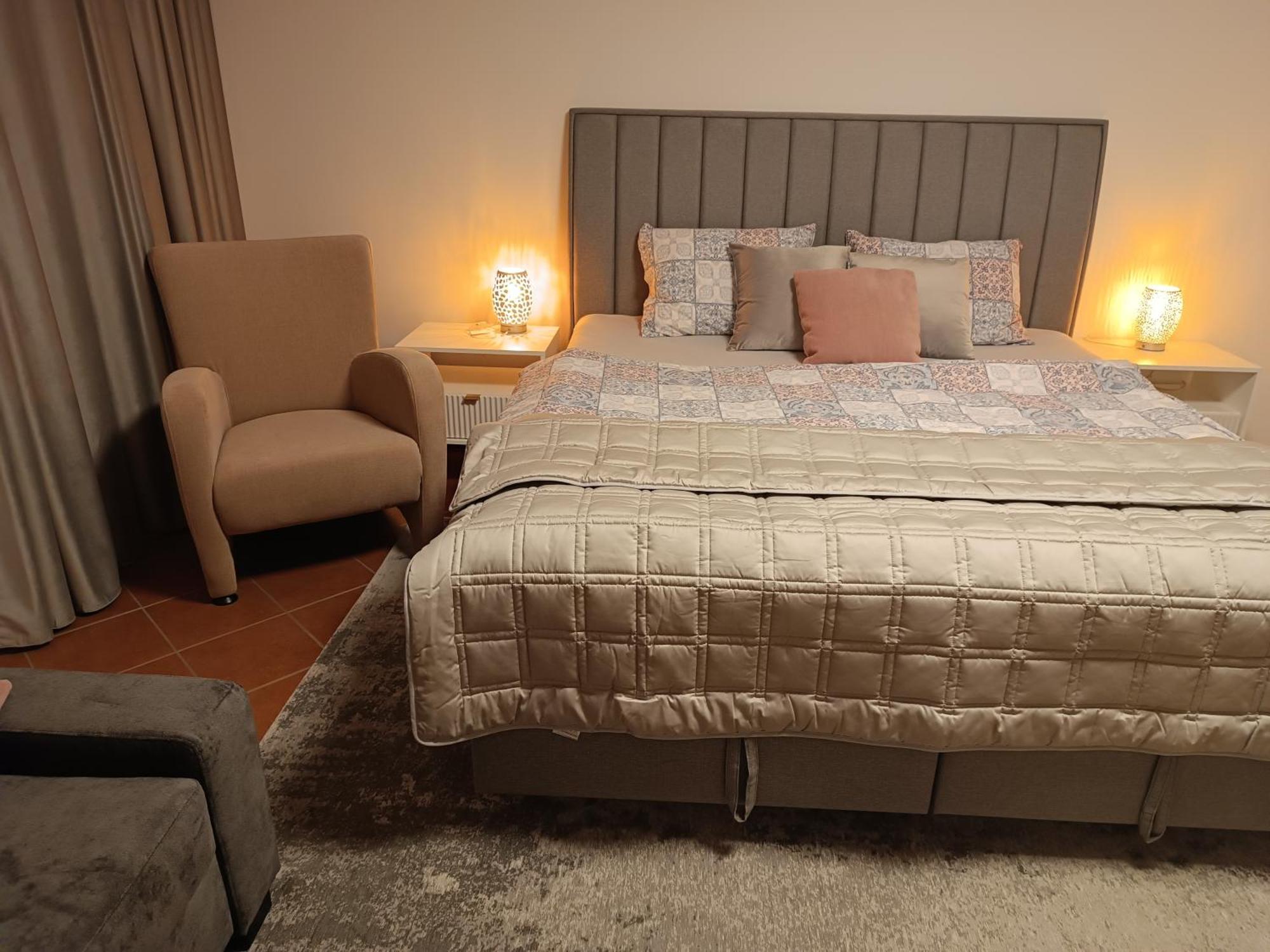 3 Bathrooms Apartman Mimi Lipótszentmiklós Kültér fotó